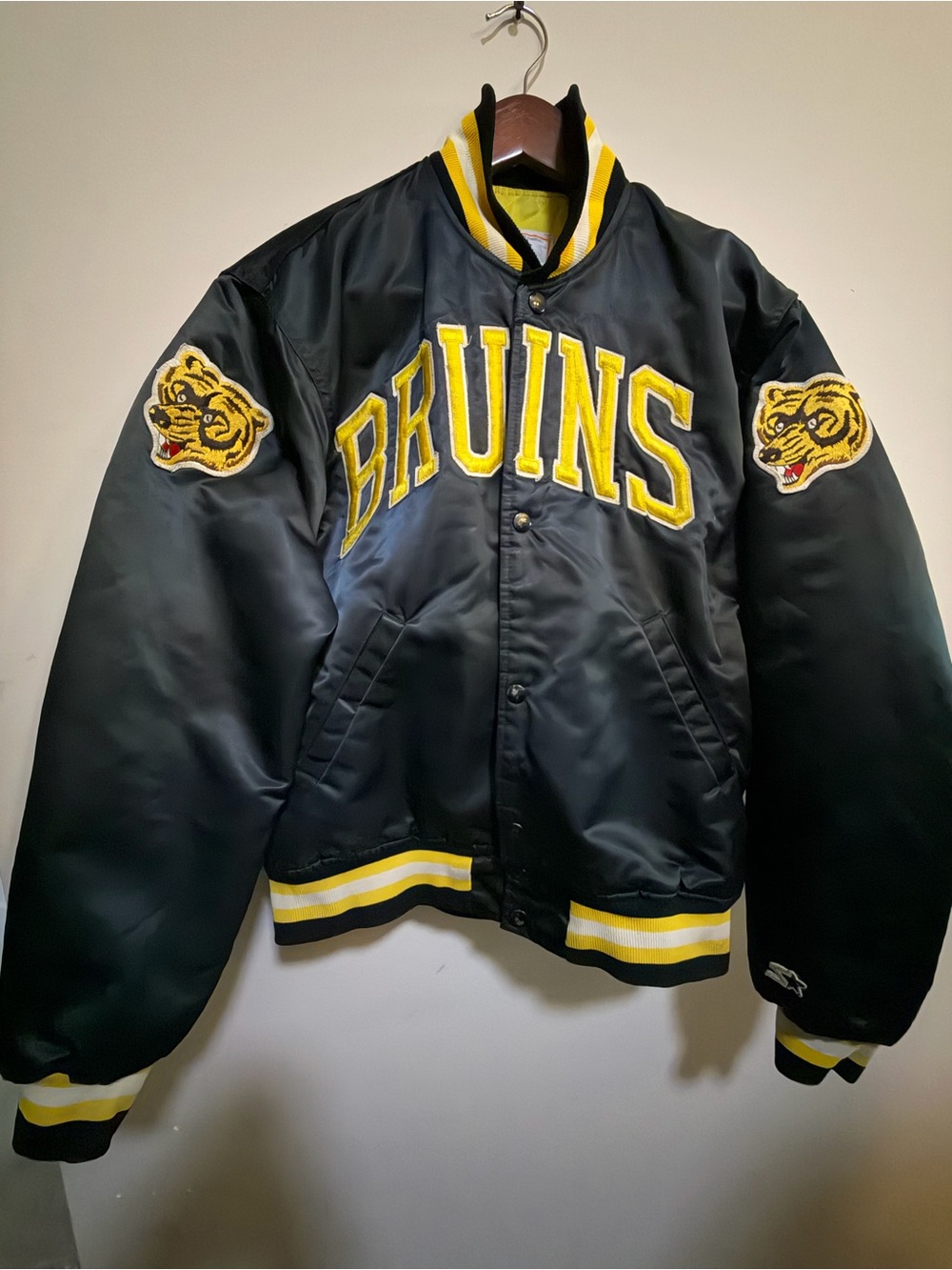 Vintage Starter Boston Bruins Satin Jacket NHL Snap Front Black Yellow Medium